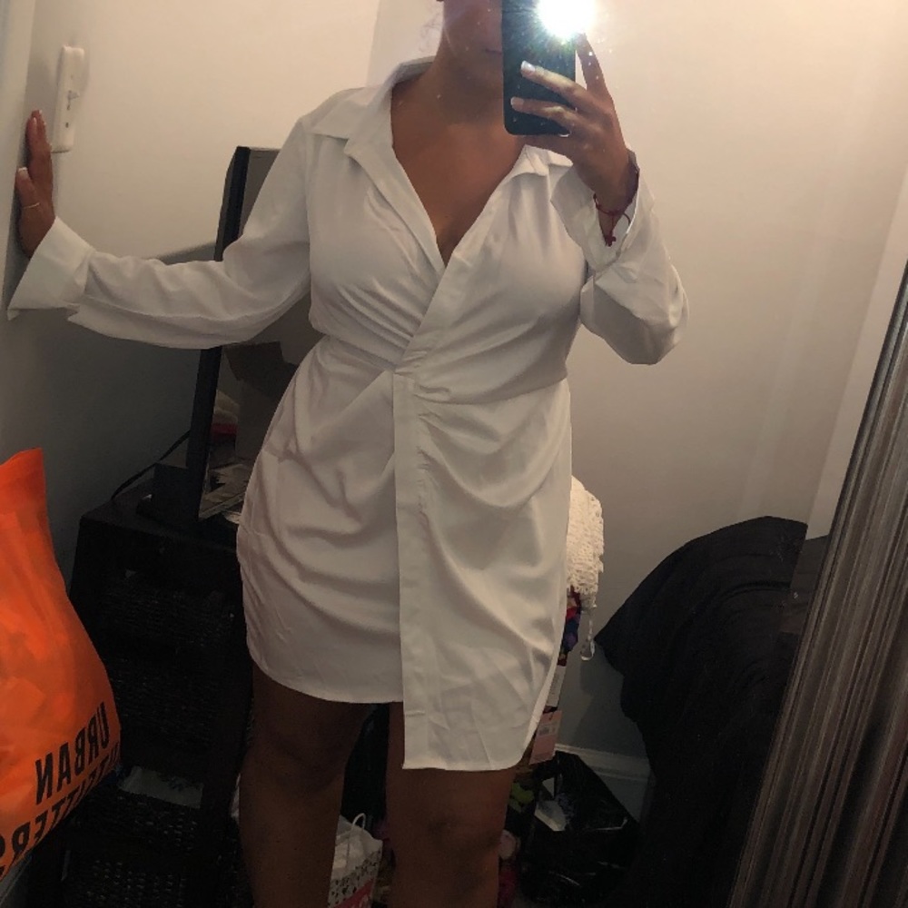 White long sleeve dress